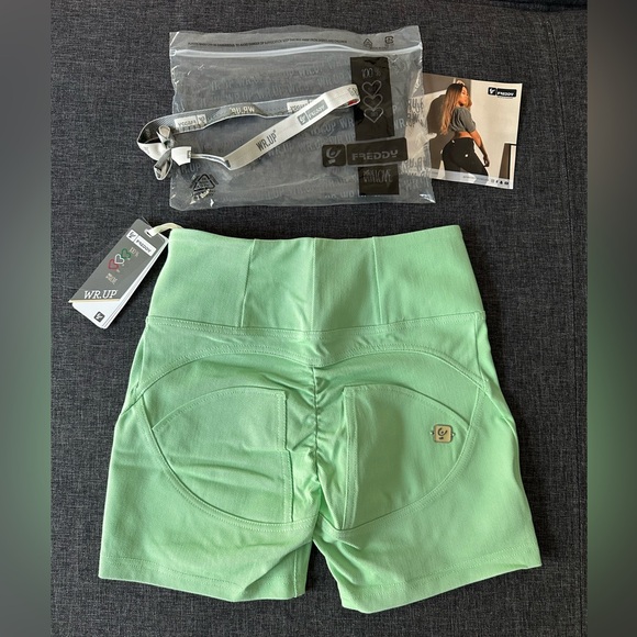 Freddy Pant shorts NWT size small - Picture 2 of 3